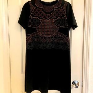Women’s Zara Shift Style Dress (SzM). Black